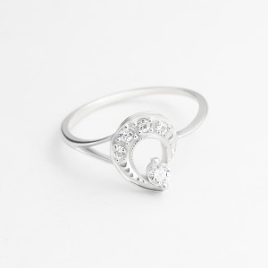 Серебряное кольцо с белыми фианитами  (К2Ф/018)
