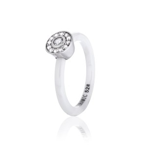Серебряное кольцо с фианитами и белой керамикой (К2ФК1/1011)