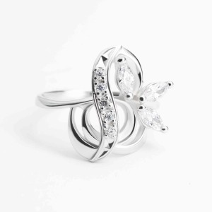Серебряное кольцо покрытое родием с фианитами (К2Ф/074)
