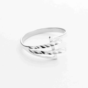Серебряное кольцо покрытое родием (КК2/023)