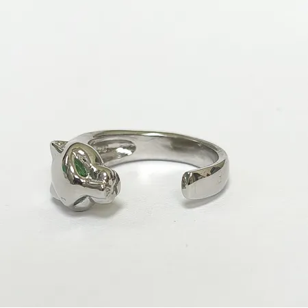 Серебряное кольцо в стиле 'Cartier' с фианитами