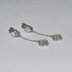 Серебряные серьги в стиле 'Van Cleef & Arpels' со вставкой перламутр/фианит