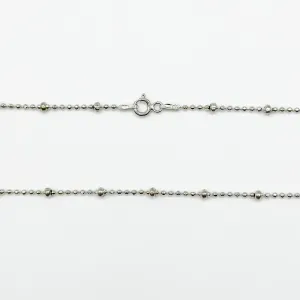 Срібний ланцюжок з намистинами