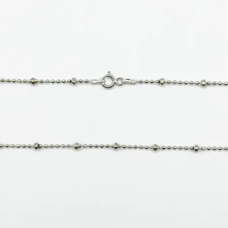 Срібний ланцюжок з намистинами