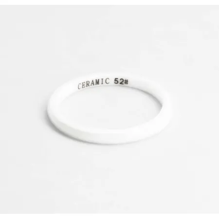 Каблучка тонка з білої кераміки